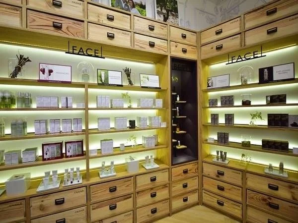 Mall Cosmetic Display Kiosk